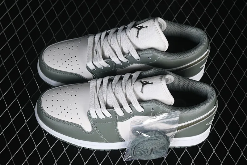 All categories Air Jordan Jordan series basketball shoes Air Jordan 1 Low Air Jordan 1 Low AJ1 Joe 1 meter white and green low state cultural casual sneakers 553558-300
